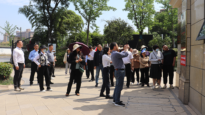 南京高淳區(qū)古柏街道觀摩團(tuán)到華悅物業(yè)參觀交流